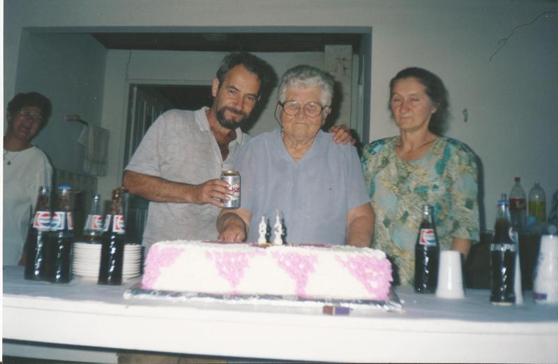 Mariana com a filha Ivanir e o genro Pedro